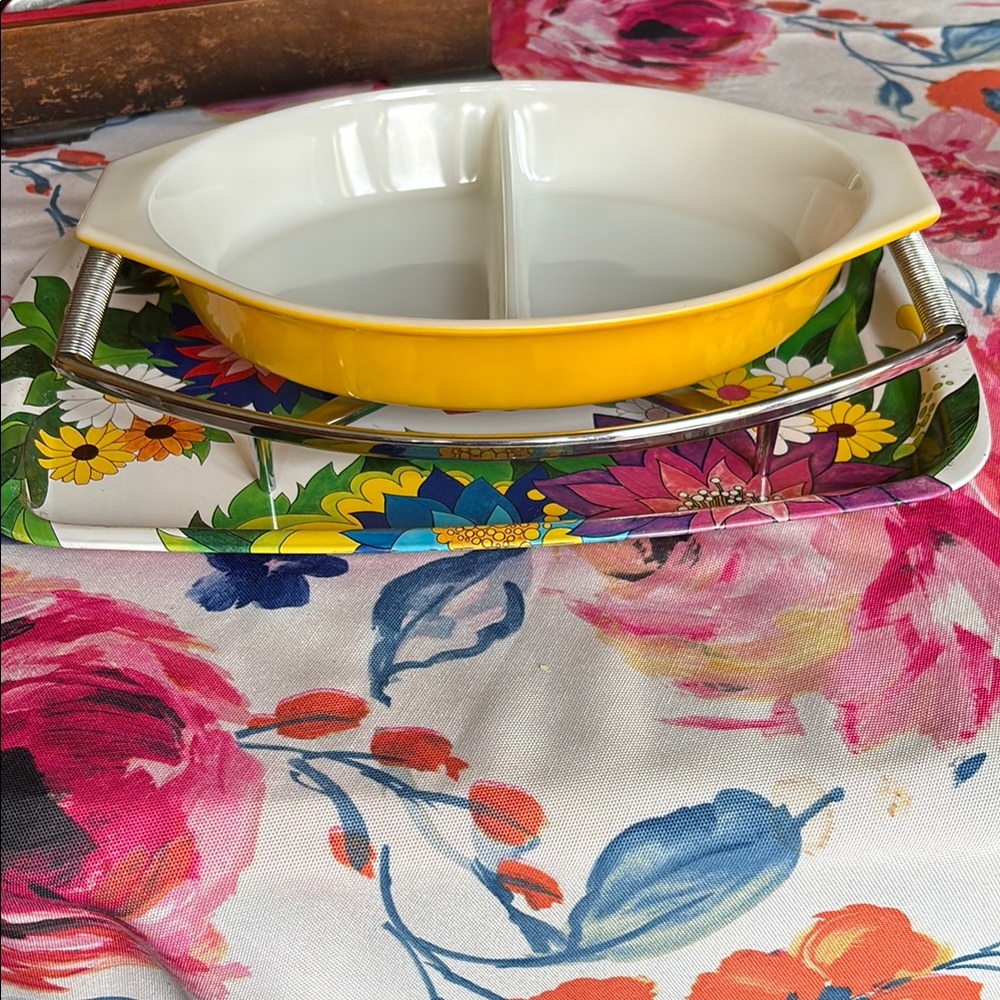 Vintage Pyrex Yellow Dish